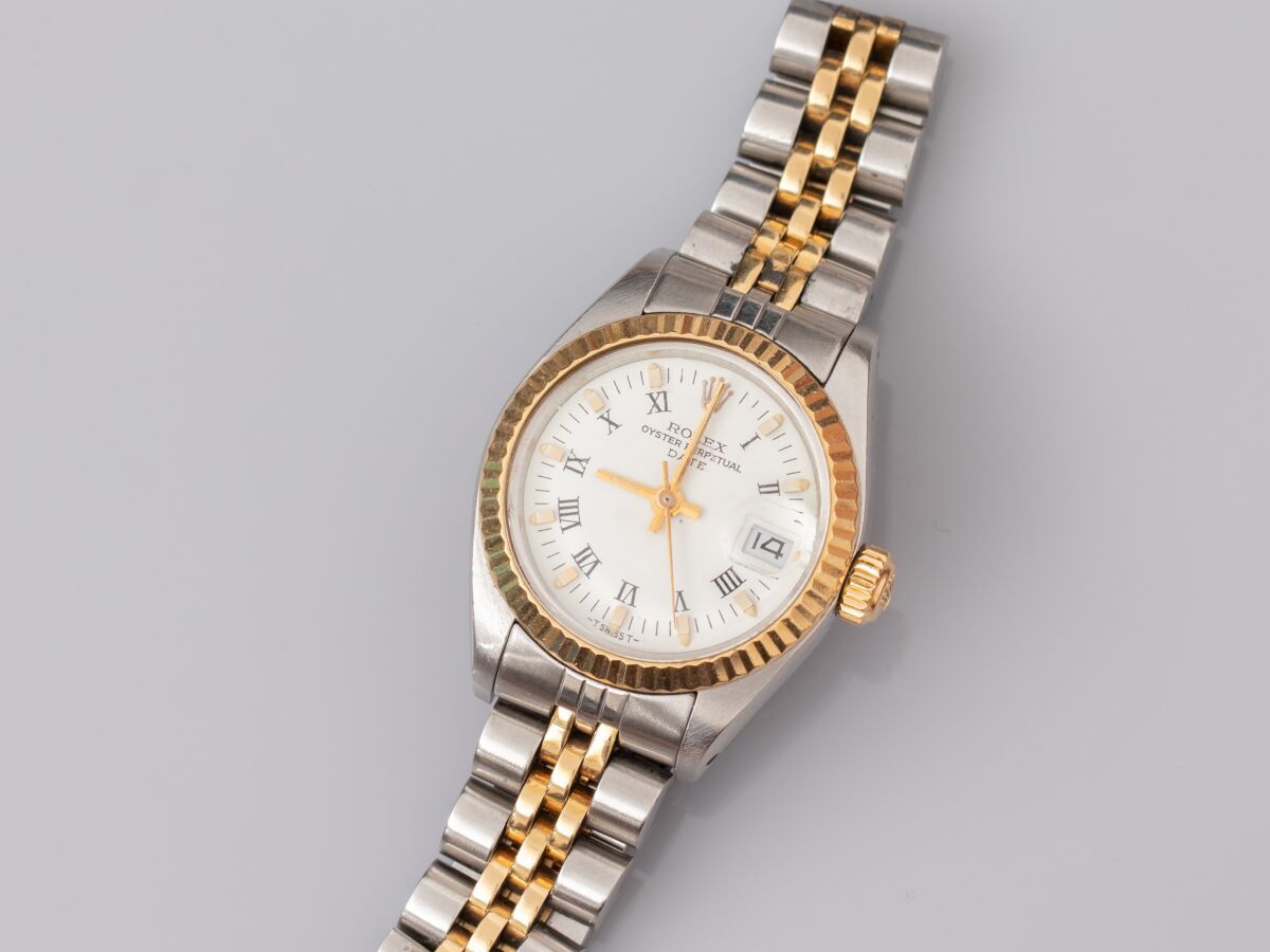 Null ROLEX, reloj de señora Oyster Perpetual con fecha en oro y acero, esfera bl&hellip;