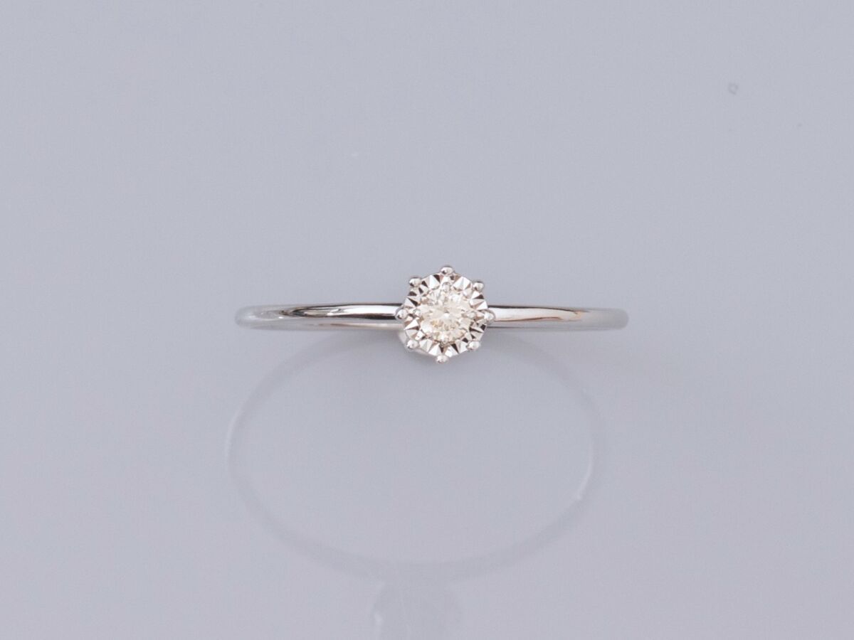 Null Solitaire in white gold 750°/°° (18K), set with a brilliant-cut diamond of &hellip;