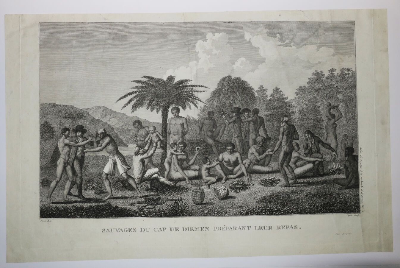 Null 澳大利亚--"戴姆勒角的印第安人在准备他们的食物"。1791.雅克-路易-科皮亚（1764-1799）根据皮隆的作品雕刻的。30,5 x 47,5厘米&hellip;