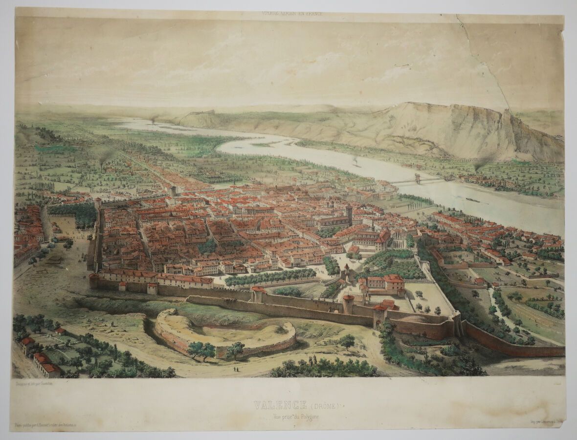 Null 城堡(26) - "VALENCE, prise du Polygone "的景观，约1850年。由阿尔弗雷德-盖斯唐石印的。有色的。牛皮纸。由Lem&hellip;