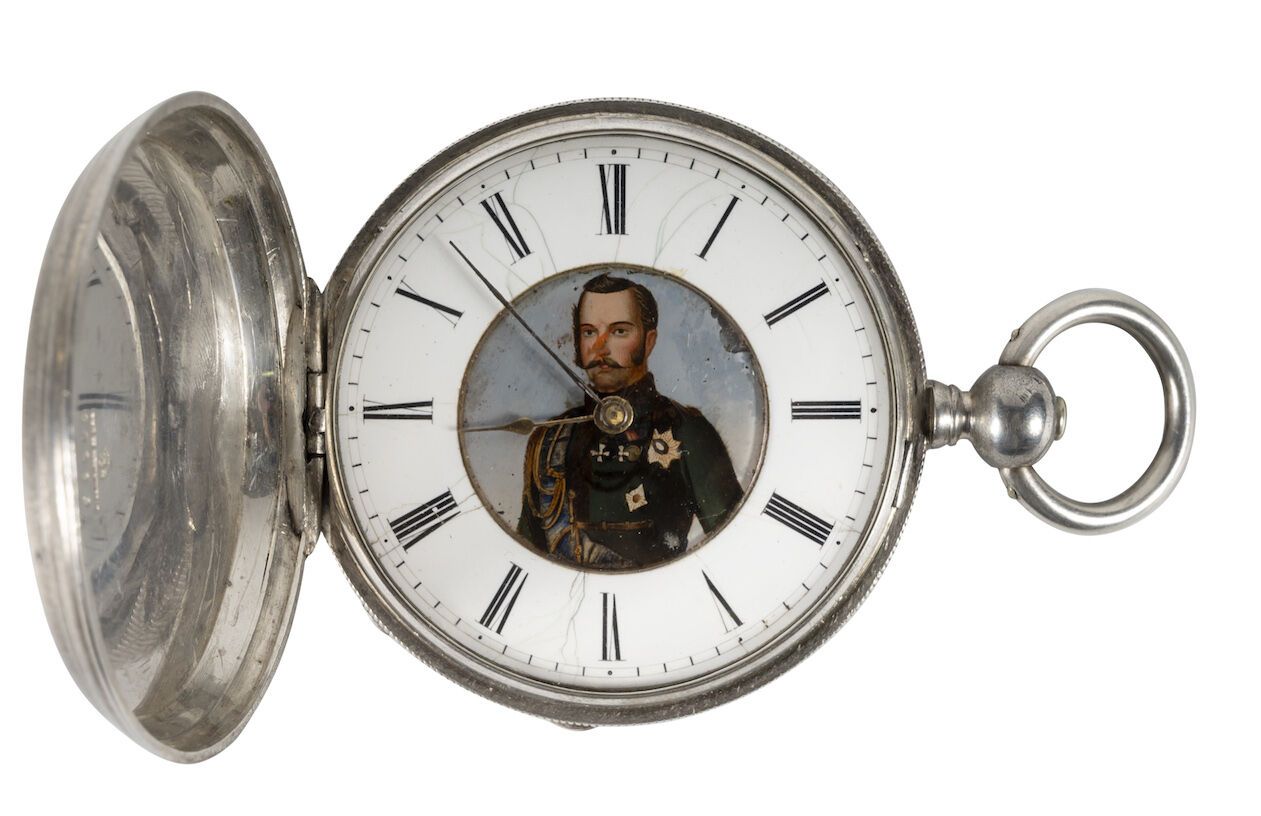 Null Taschenuhr mit dem Porträt von Alexander II. In großer Uniform. G. Morel, 1&hellip;