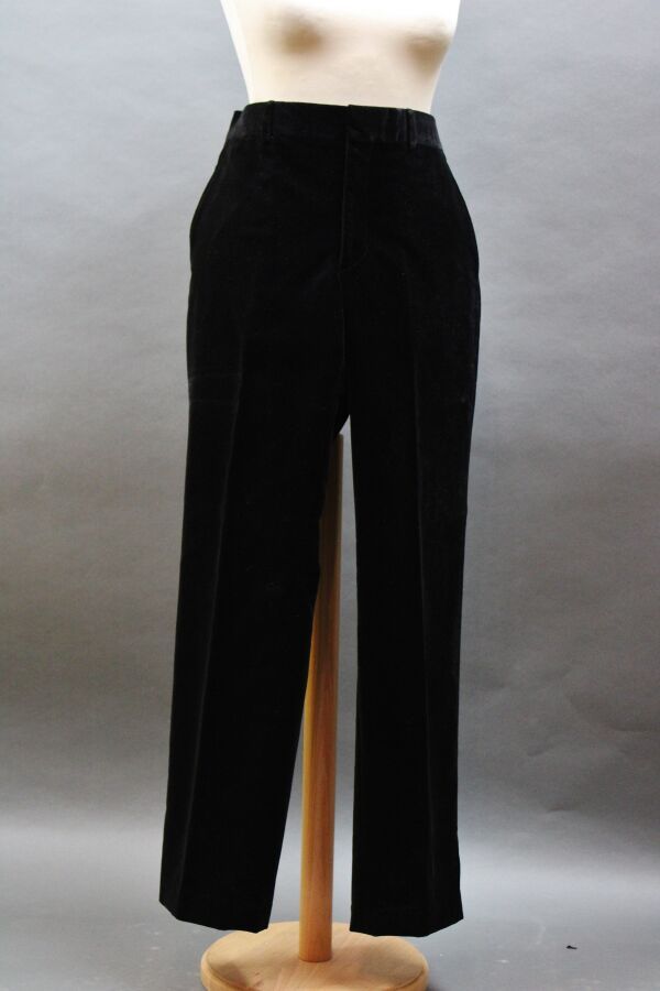 Null HERMES Made in Italy
Pantalon en velours noir, T.40 environ