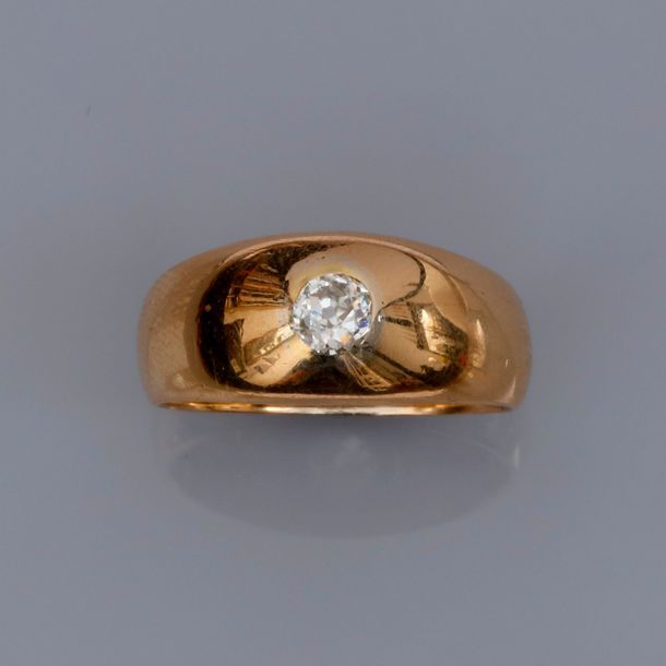 Null Bague jonc en or jaune 750°/00, sertie d 'un diamant taille ancienne. 7.40 &hellip;