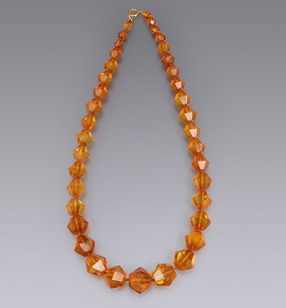 AMBRE Collier en ambre de la Baltique, perles facettées en chute couleur miel - &hellip;