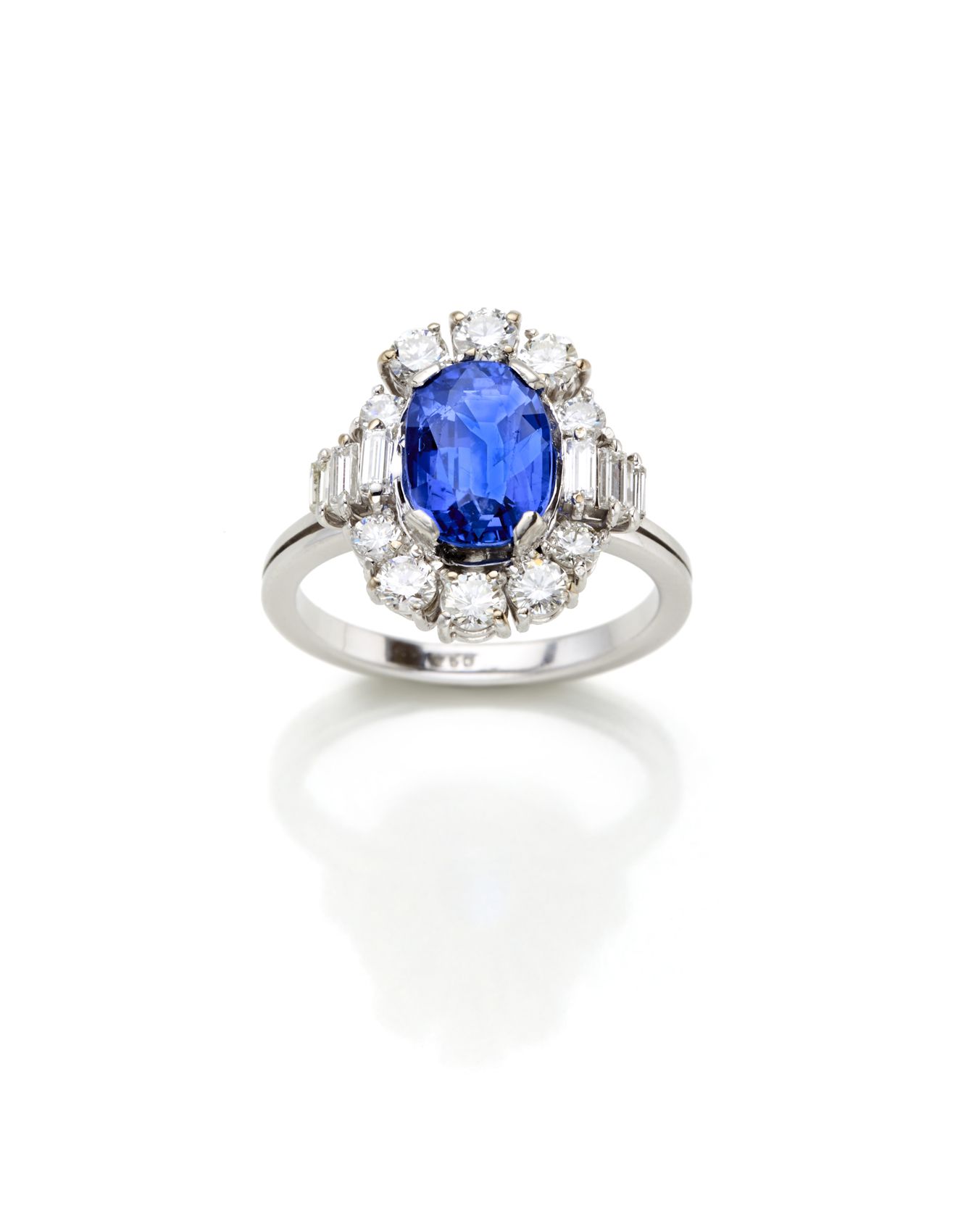 Null Oval ct. 2.72 sapphire white gold ring with round and baguette diamonds in &hellip;