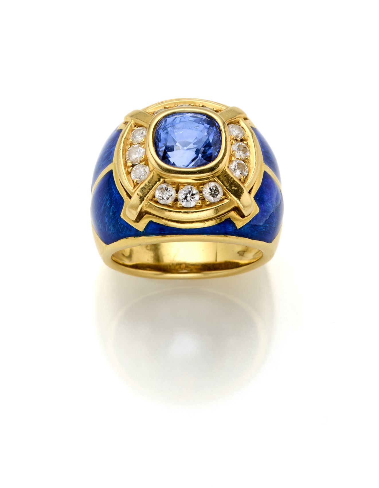 Null 枕形切割ct.3.30左右的蓝宝石黄金戒指，镶嵌钻石和扭索纹饰，g 20.43左右，尺寸17/57。(轻微缺陷)

IT
Anello in oro &hellip;