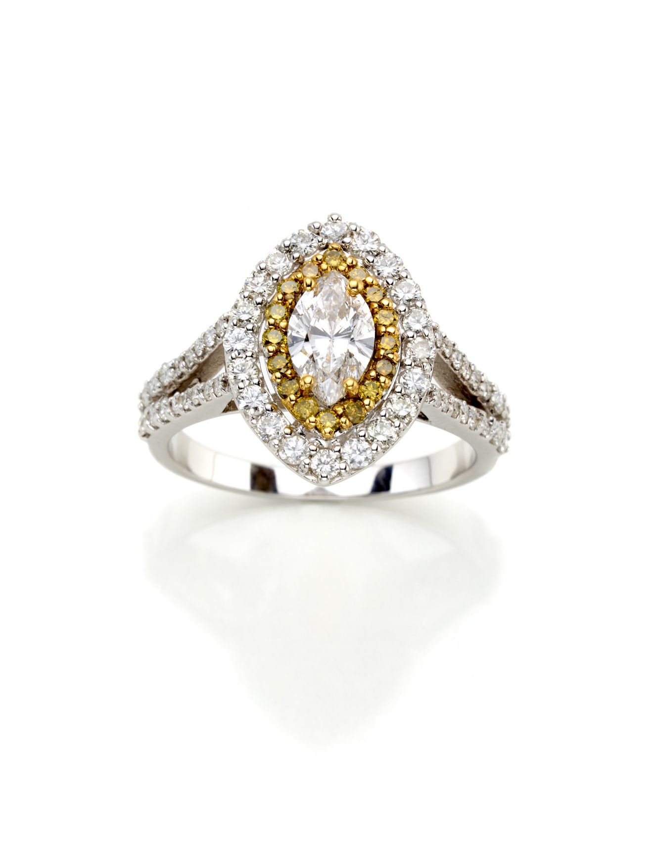 Null Yellow and colourless round diamonds white gold ring with a central navette&hellip;