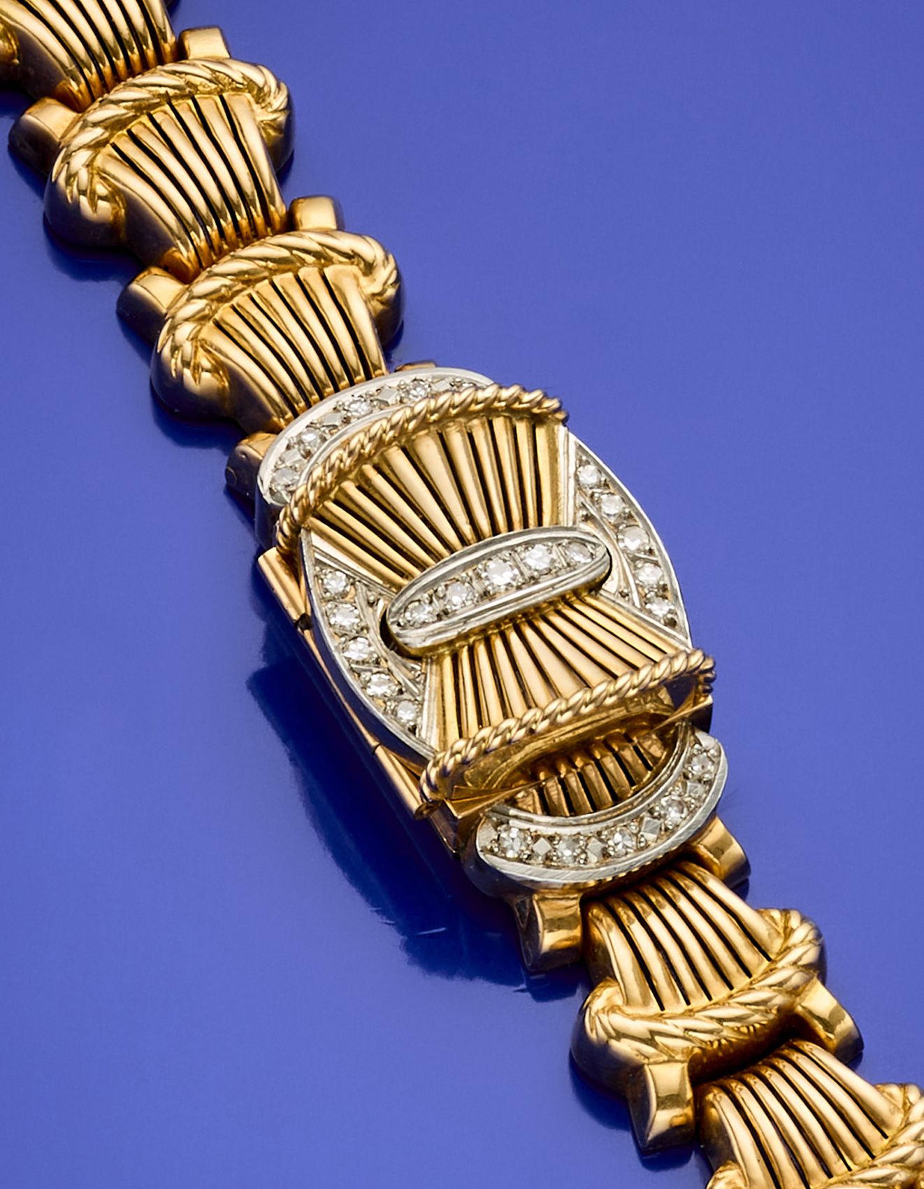 Null HELIOS
Bracciale modulare in oro bicolore e diamanti con orologio a scompar&hellip;