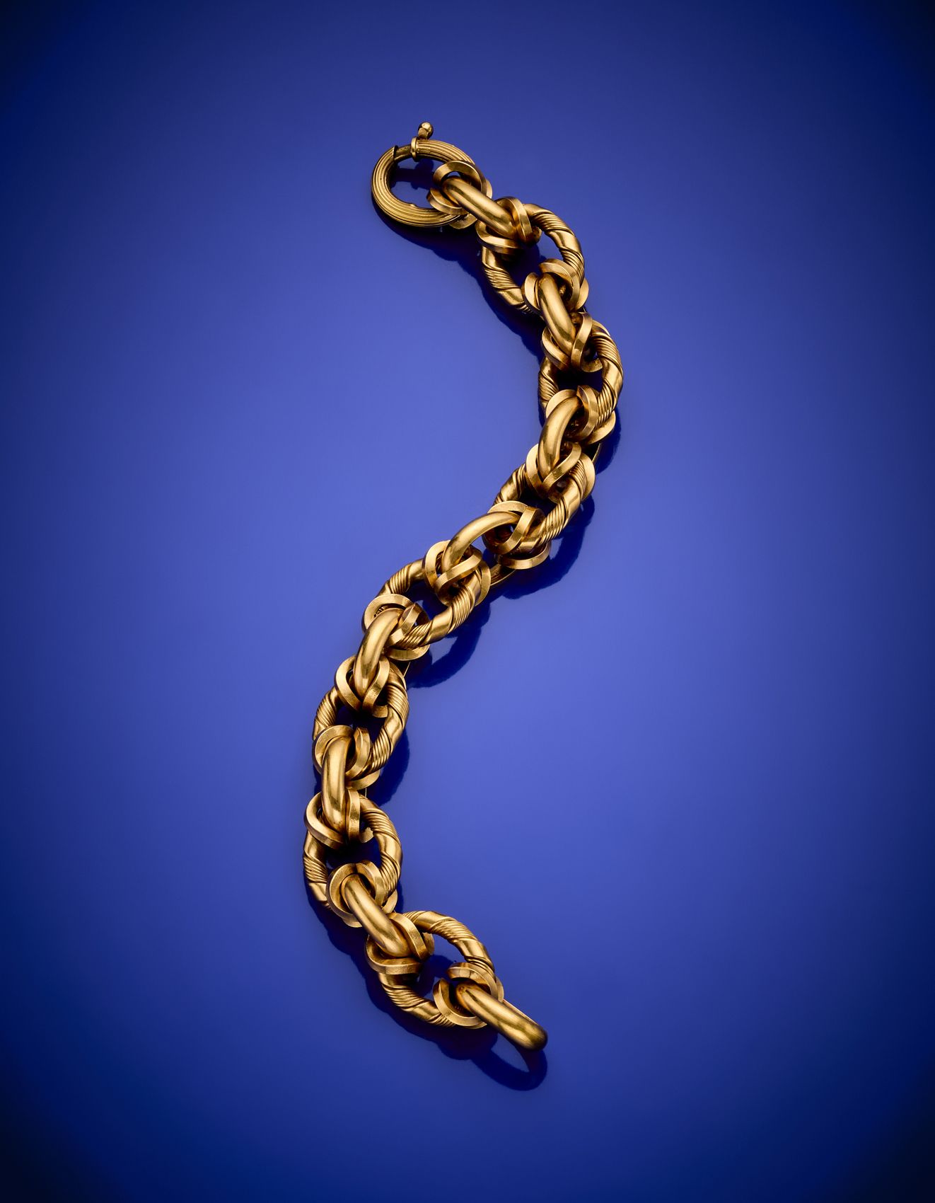 Null Bracelet en or jaune à maillons annelés, g 37,27 circa, longueur cm 22,00 c&hellip;