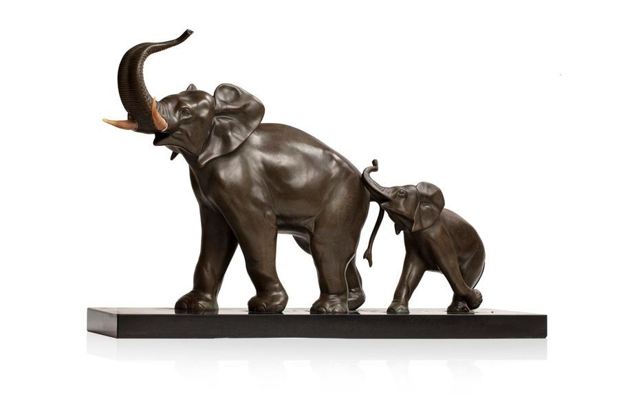 Null Irénée ROCHARD (1906-1984)
Sculpture en fonte d'art figurant un éléphant et&hellip;