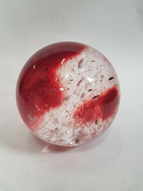 Null Travail XXème siècle
Boule en cristal de roche avec des inclusions
D : 23 c&hellip;