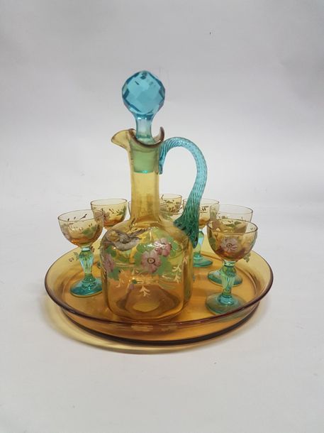 Null TRAVAIL ART NOUVEAU
Service à liqueur en verre teinté bleu et ambre.
Décor &hellip;