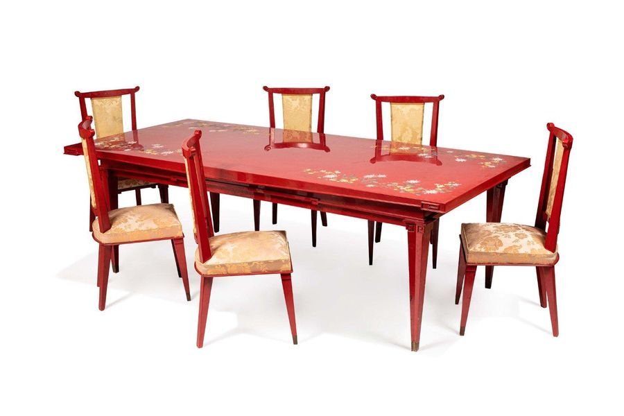 ATELIER DE THANH LE, XXe siècle Dining room table and twelve chairs with a flora&hellip;
