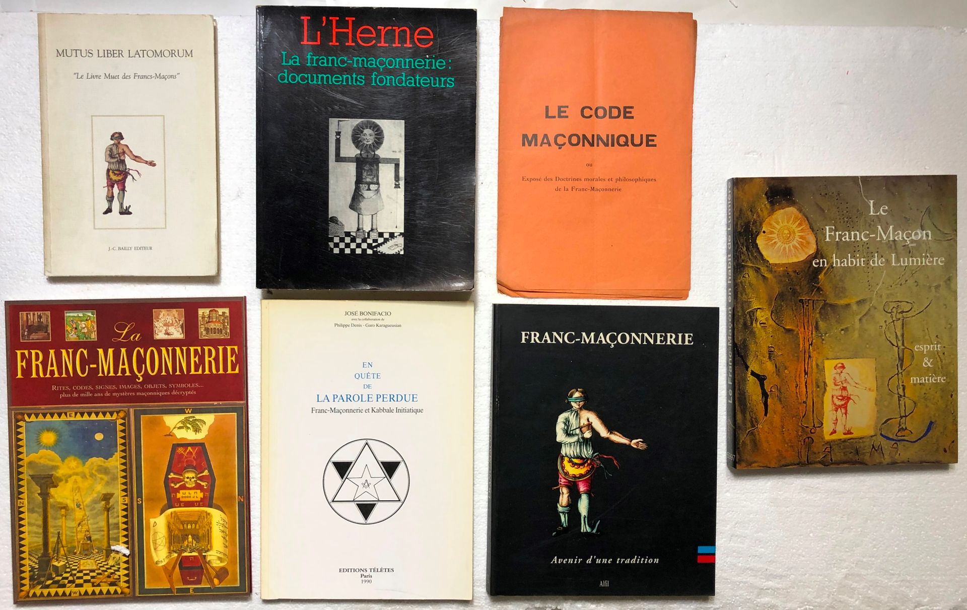 Null Franc-Maçonnerie. Ensemble de 7 volumes :

Mutus Liber Latomorum ‘Le Livre &hellip;
