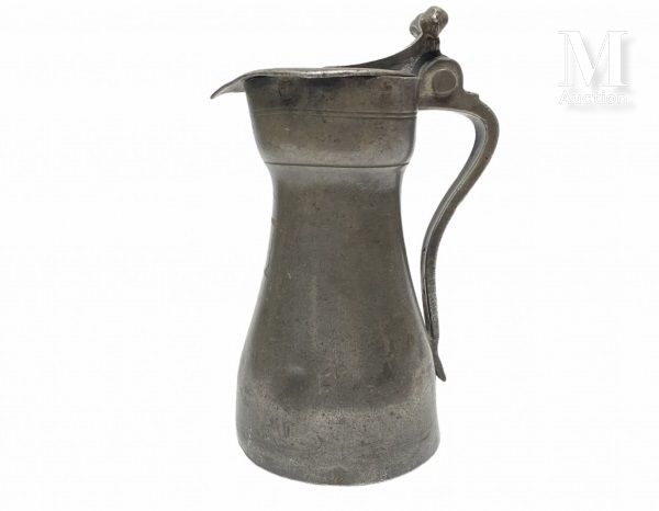 LYONNAIS ou AUVERGNE XVIIIème siècle Truncated conical pitcher with high quarter&hellip;