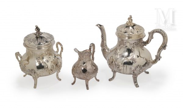 Service 3 pièces in silver, composed of a teapot, a covered sugar bowl and a cre&hellip;
