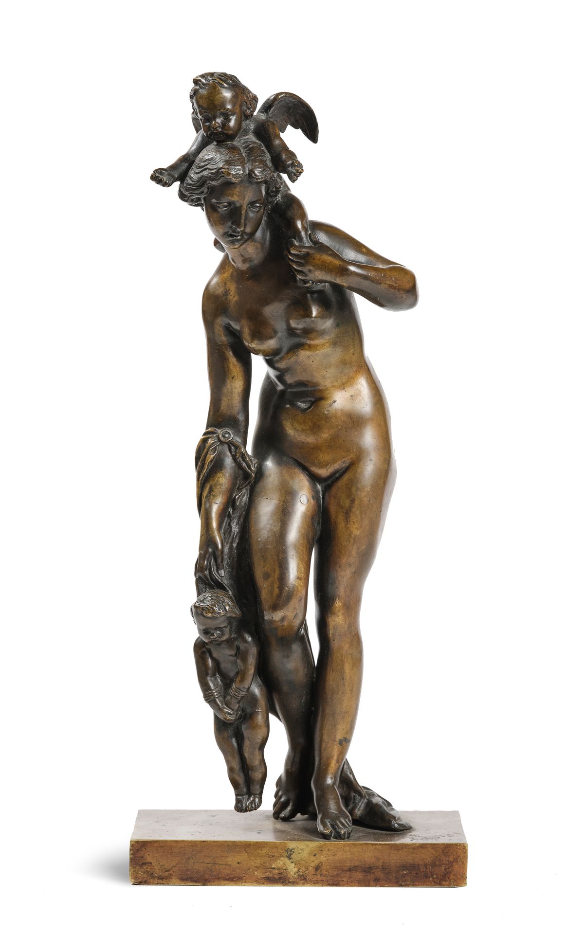 Ecole Italienne du XIXème siècle 维纳斯和爱神

带有棕色铜锈的青铜器

高：42.5 - 宽：17.5 - 深：7.5厘米