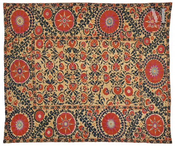 Splendide suzani Ouzbékistan, XIXe siècle

Tenture en coton brodé de fils de soi&hellip;