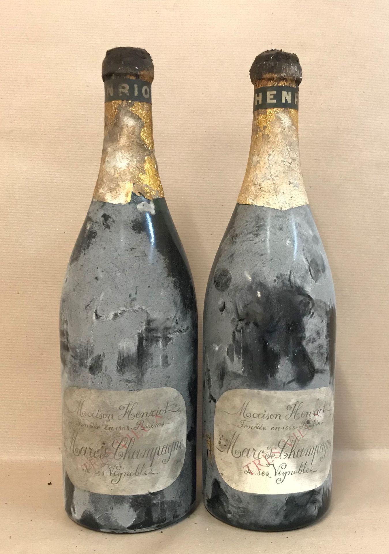 Null 2 bouteilles MARC de Champagne, Henriot (de ses vignobles, très vieux, Moye&hellip;