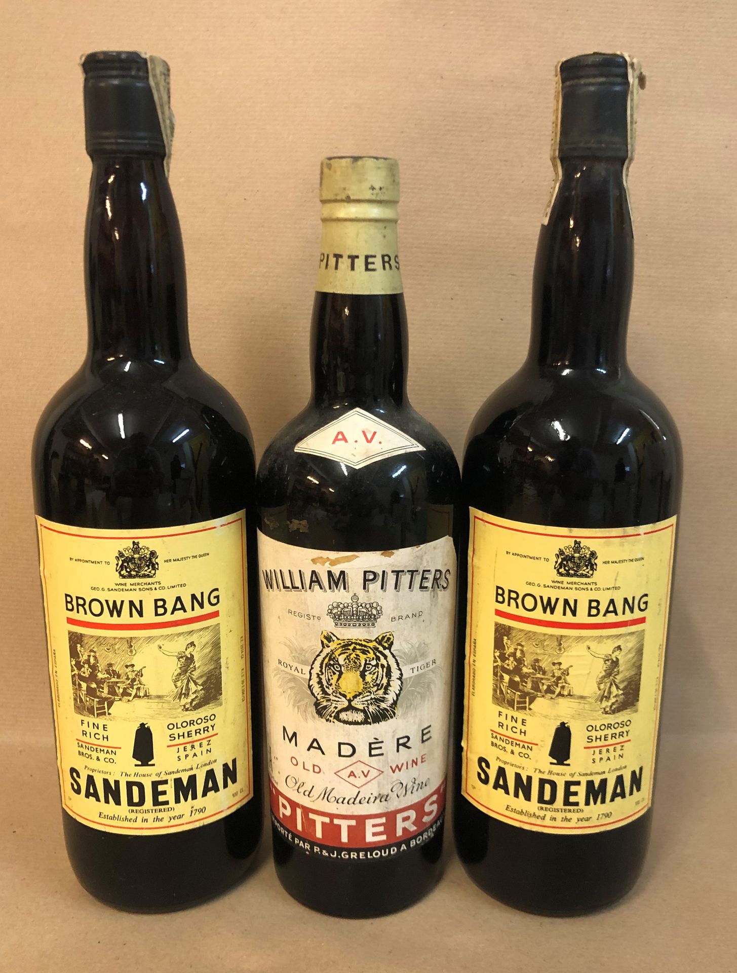 Null 3 bouteilles DIVERS (2 Brown Bang, Oloroso Sherry Sandeman; 1 Madère Pitter&hellip;