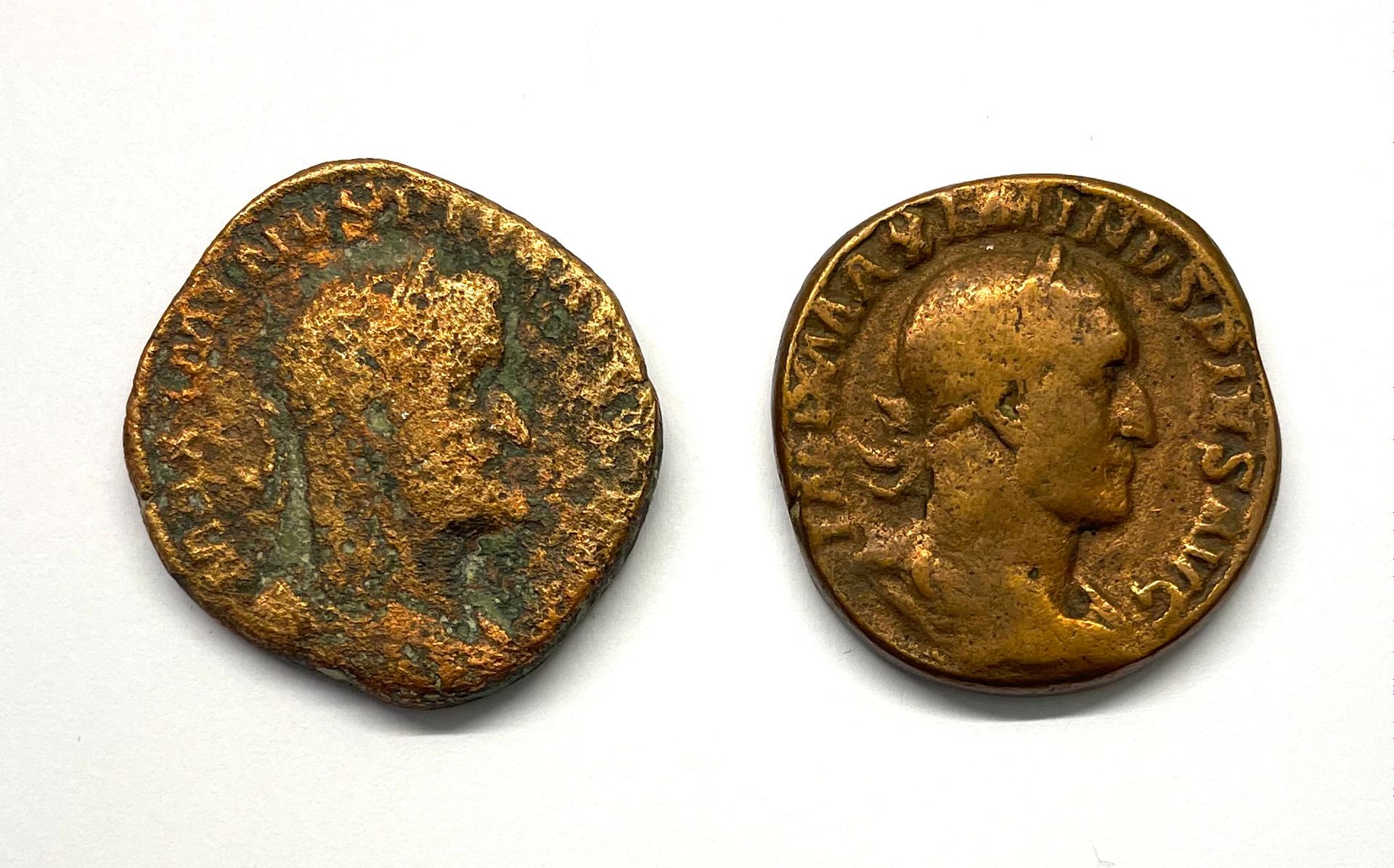 Null 罗马--马克西敏一世(235-238)

一批两枚塞斯特尔硬币

A : 右边是马克西姆一世的笑脸

R1：胜利者站在左边

R2: 左边的忠诚度

&hellip;