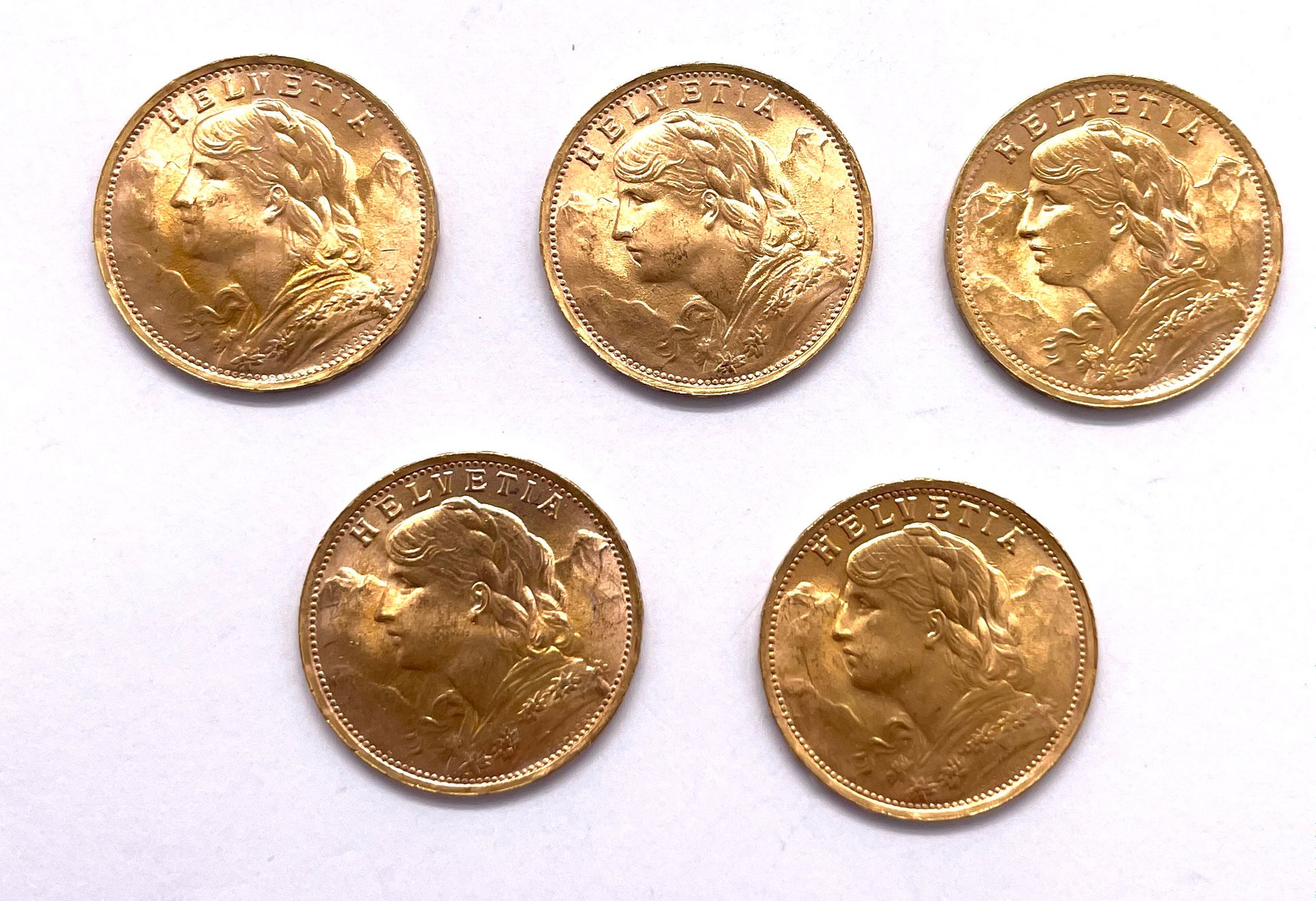 Null Helvetic 

Posten von fünf 20-Franken-Münzen 

A: Helvetia vor einem Alpenm&hellip;