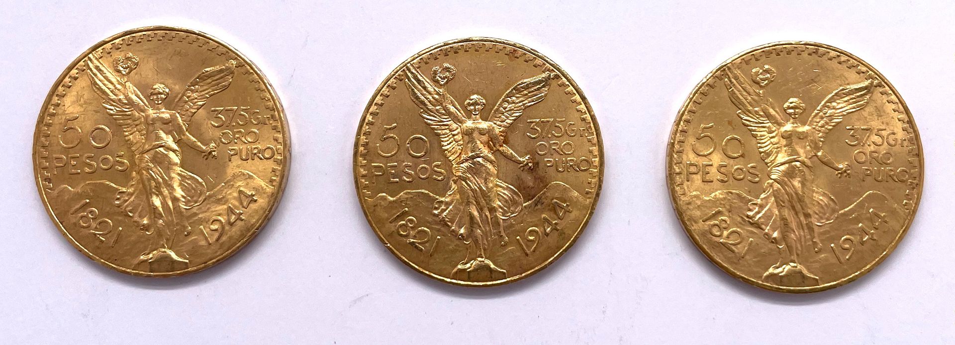Null Mexique 

Lot de trois monnaies de 50 Pesos 1944

A : La Victoire ailée de &hellip;