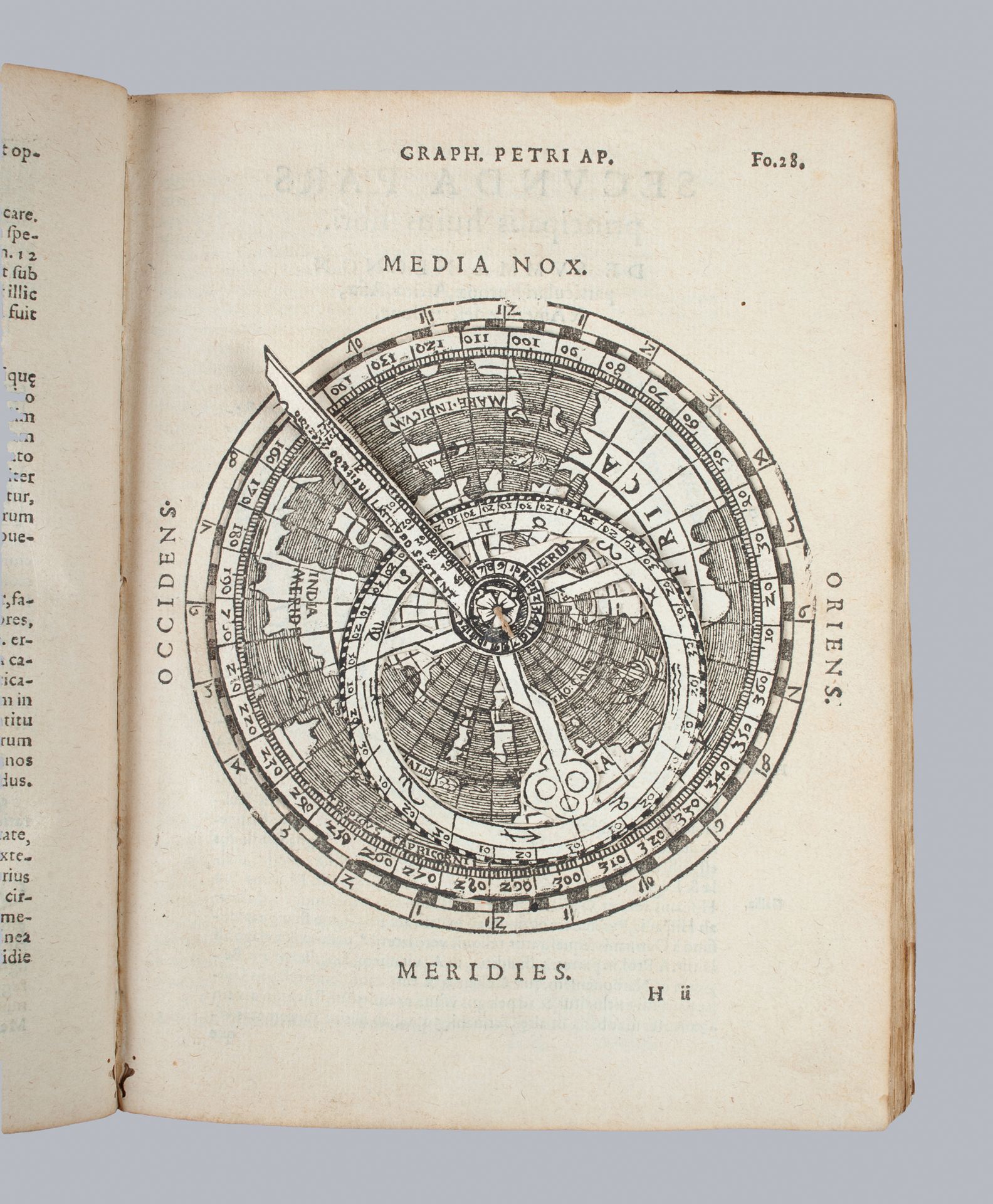 APIAN (Pierre). Cosmographia. Anvers, Christophe Plantin, 1574. In-4, vélin soup&hellip;