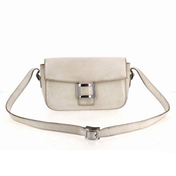 HERMÈS - 1951 Martine" bag

in white leather, silver metal trimmings 

24 x 15 x&hellip;