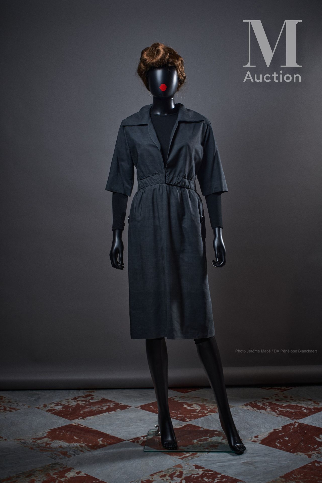 JEANNE LANVIN (HAUTE COUTURE N°73039) - 1950'S 下午的衣服

无烟煤色的丝质山桐布

尺寸：S约。

白色爪子，黑&hellip;