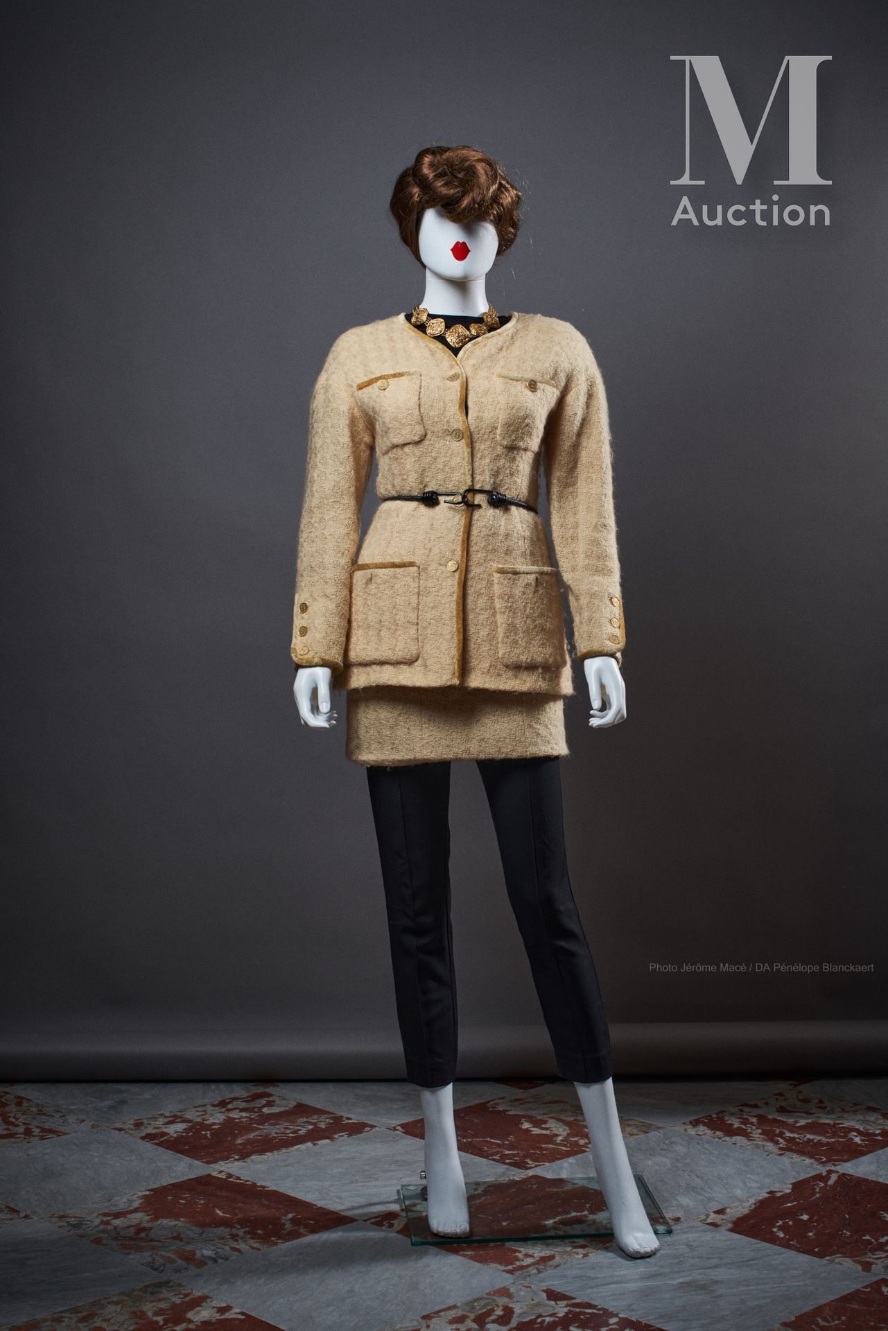 CHANEL BOUTIQUE - CIRCA 1990 Suit

in fancy straw tweed with velvet trim: jacket&hellip;