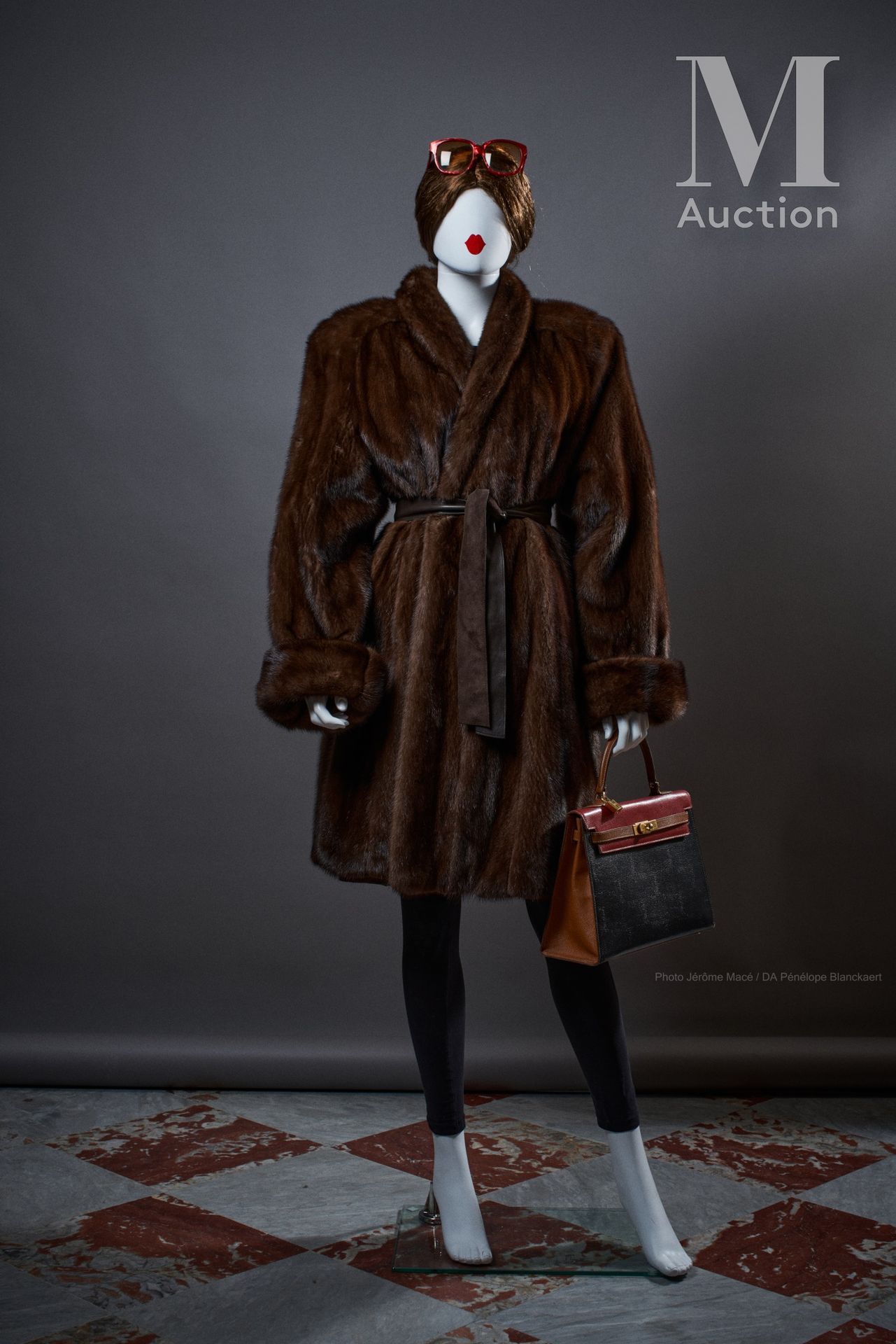 ANONYME - 1980/90'S Coat

in slightly flared mink

S : M/L