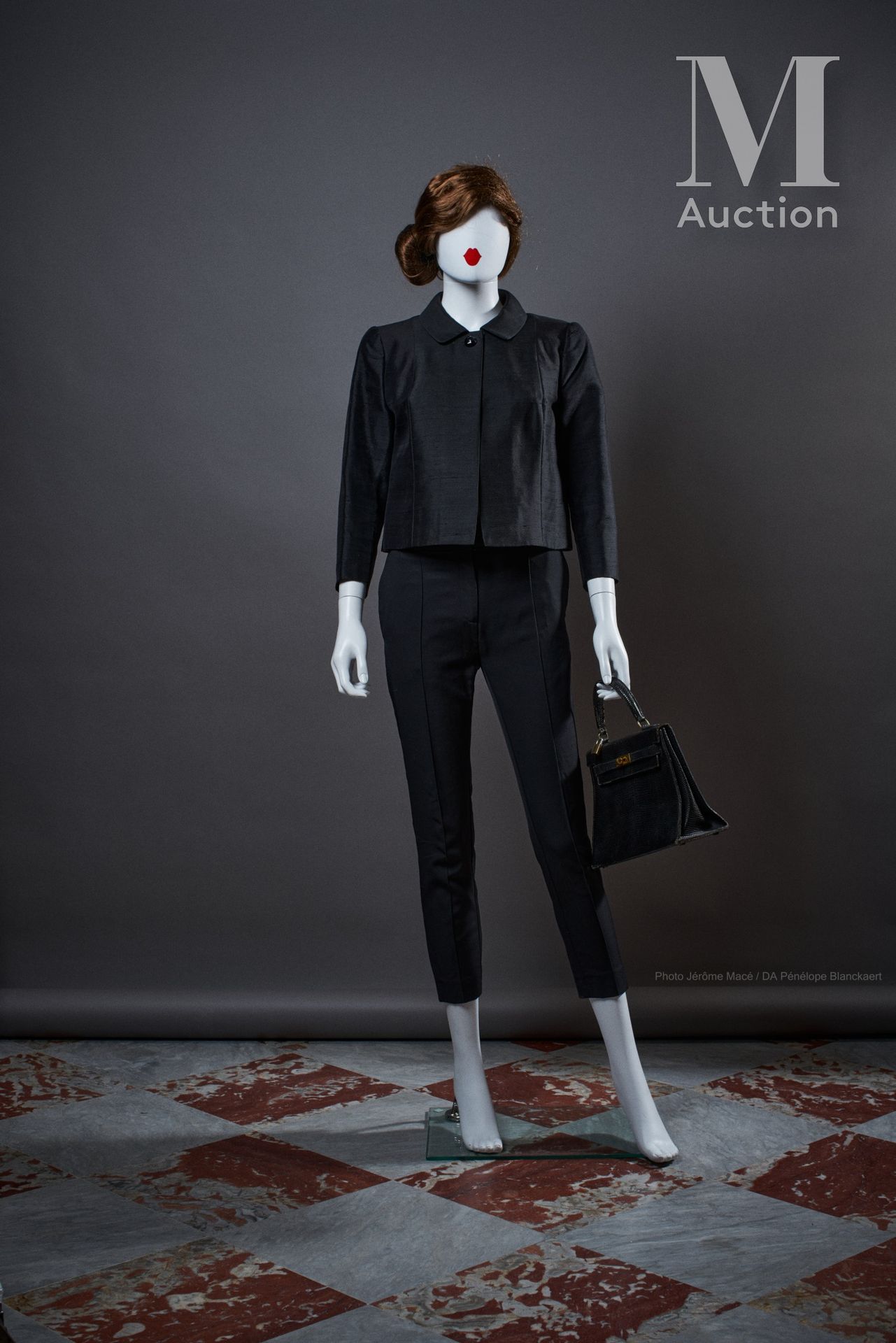 LANVIN (HAUTE COUTURE) - 1950/60'S Jacket 

in black silk shantung, one jet-like&hellip;
