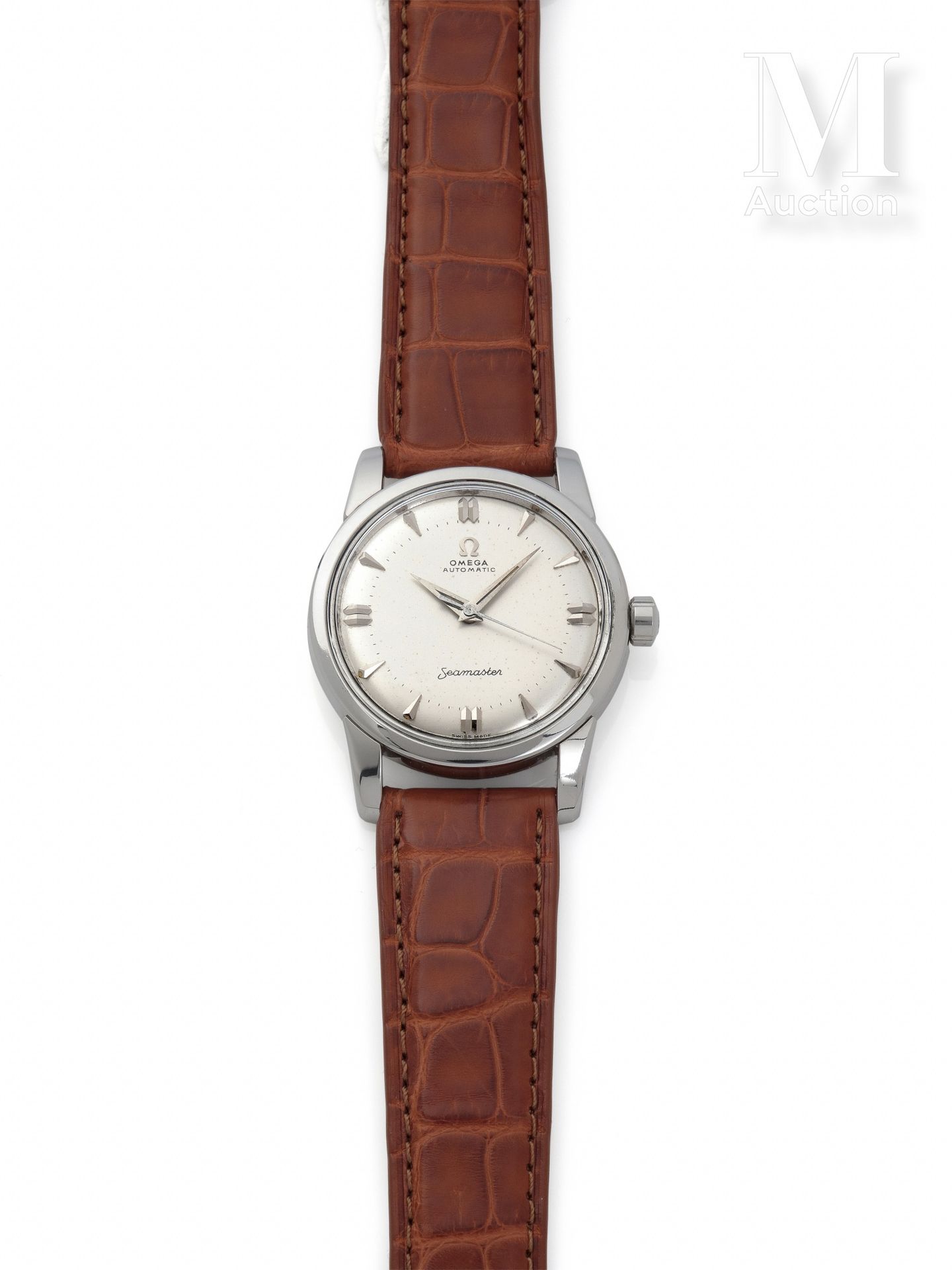 OMEGA 海马

约1958年

Ref.2846 9 SC

精钢男士腕表，皮表带。

银色表盘上有指挥棒标记。太妃糖的手。中央秒针。有机玻璃的玻璃。不锈钢&hellip;