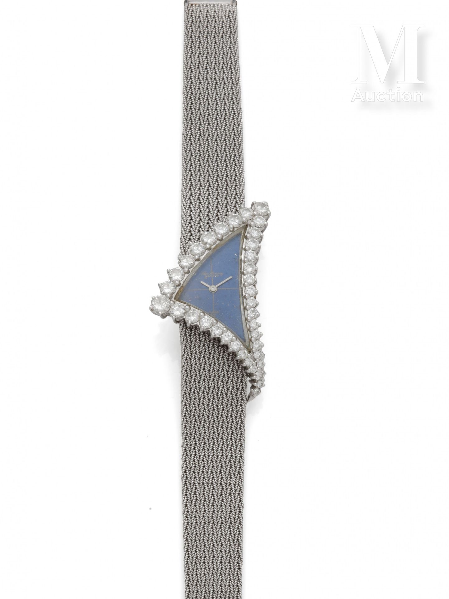 ALEX HUNING 女式手表

约1970年

镶嵌钻石的18K白金表壳

手动上链的机械机芯

尺寸：23x43mm

米兰式网纹的18K金集成手镯

毛&hellip;