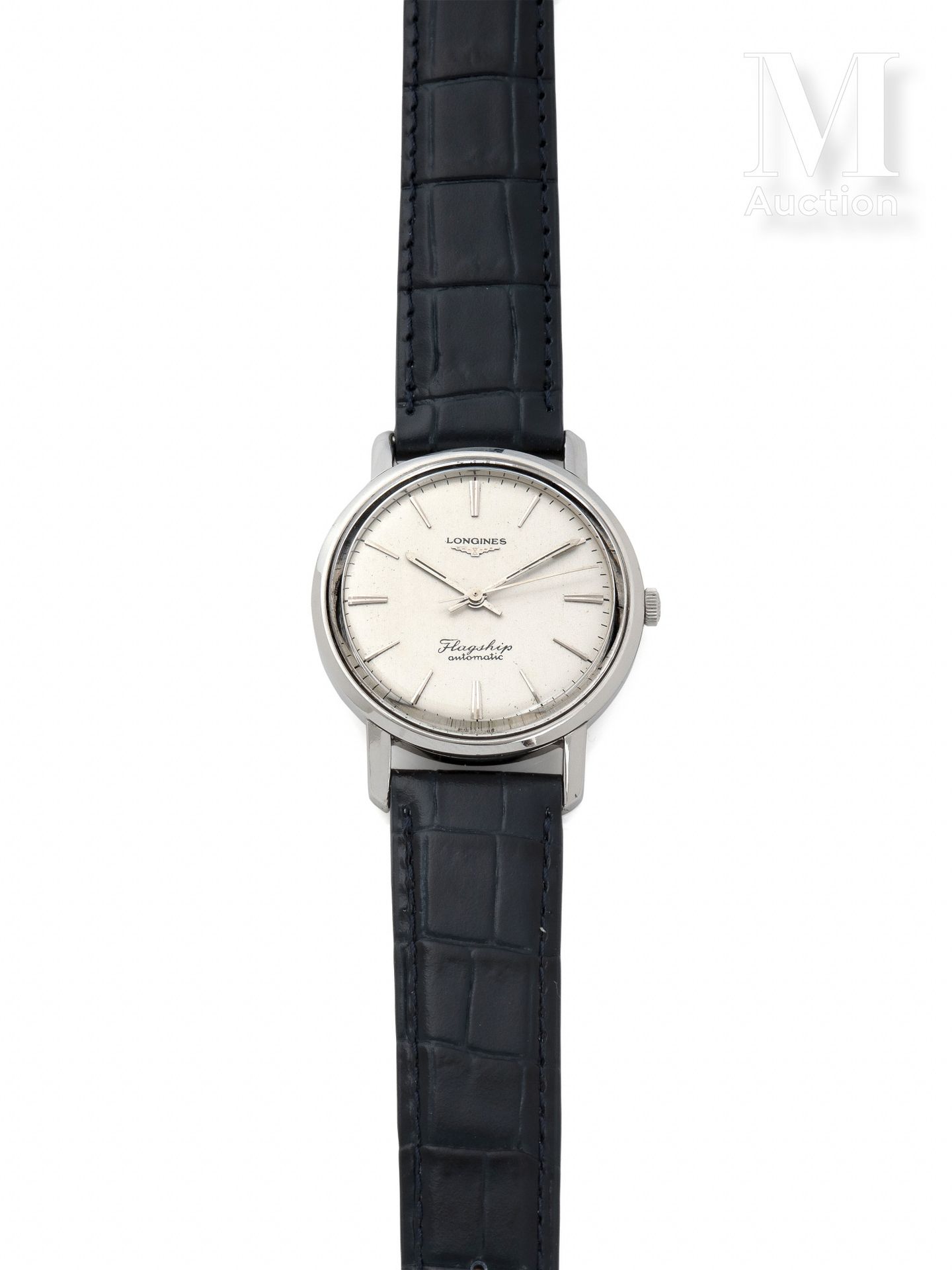 LONGINES 旗舰店

目录编号: 3104

约1960年

钢制圆形男士手表。

银色表盘上有指挥棒标记。中心秒针。有机玻璃的玻璃。

340型自动上链&hellip;