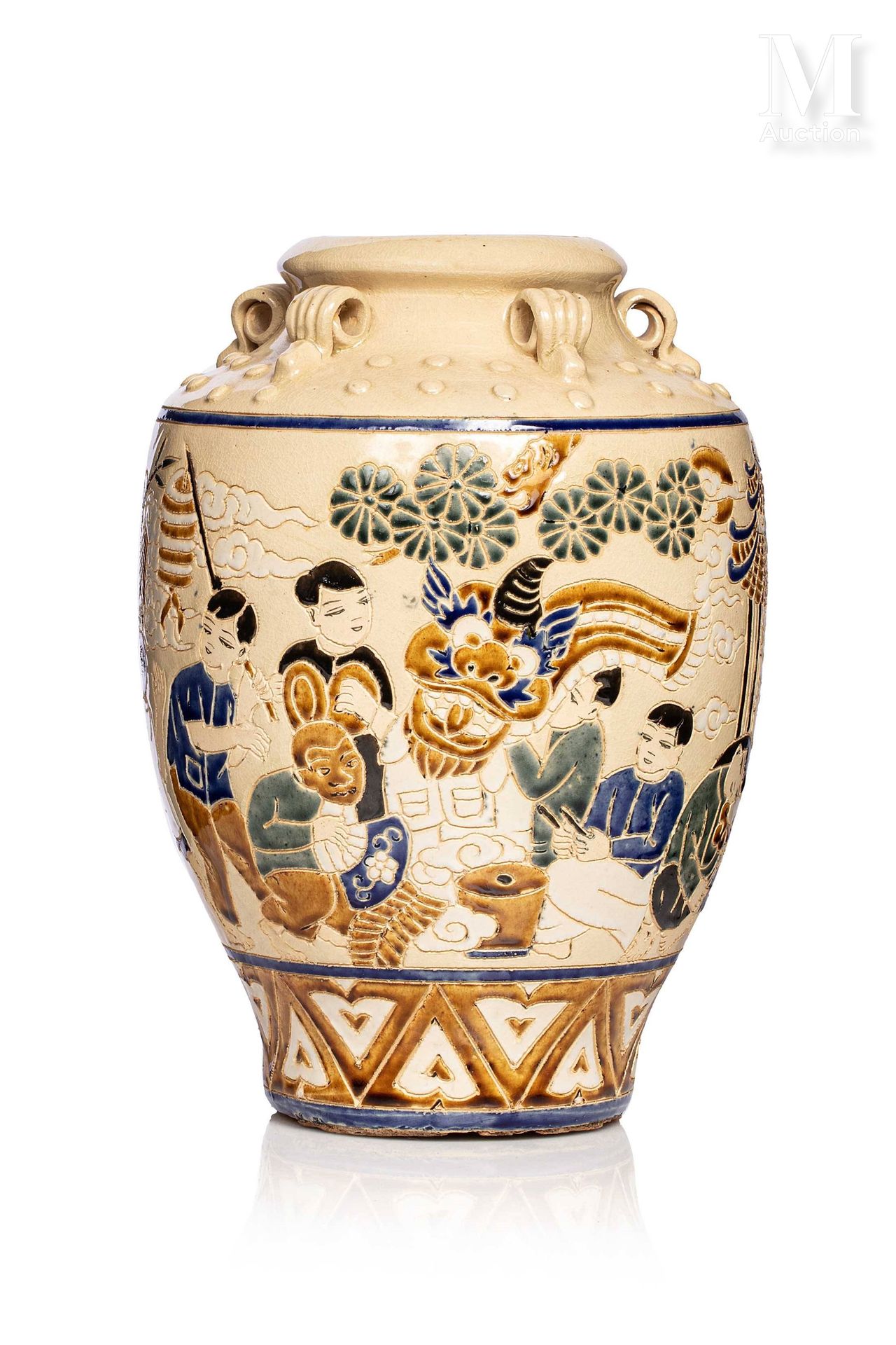 VIETNAM, moderne, Vase en grès émaillé 包括村庄节日的装饰

在边华生产的风格中

高度：29厘米