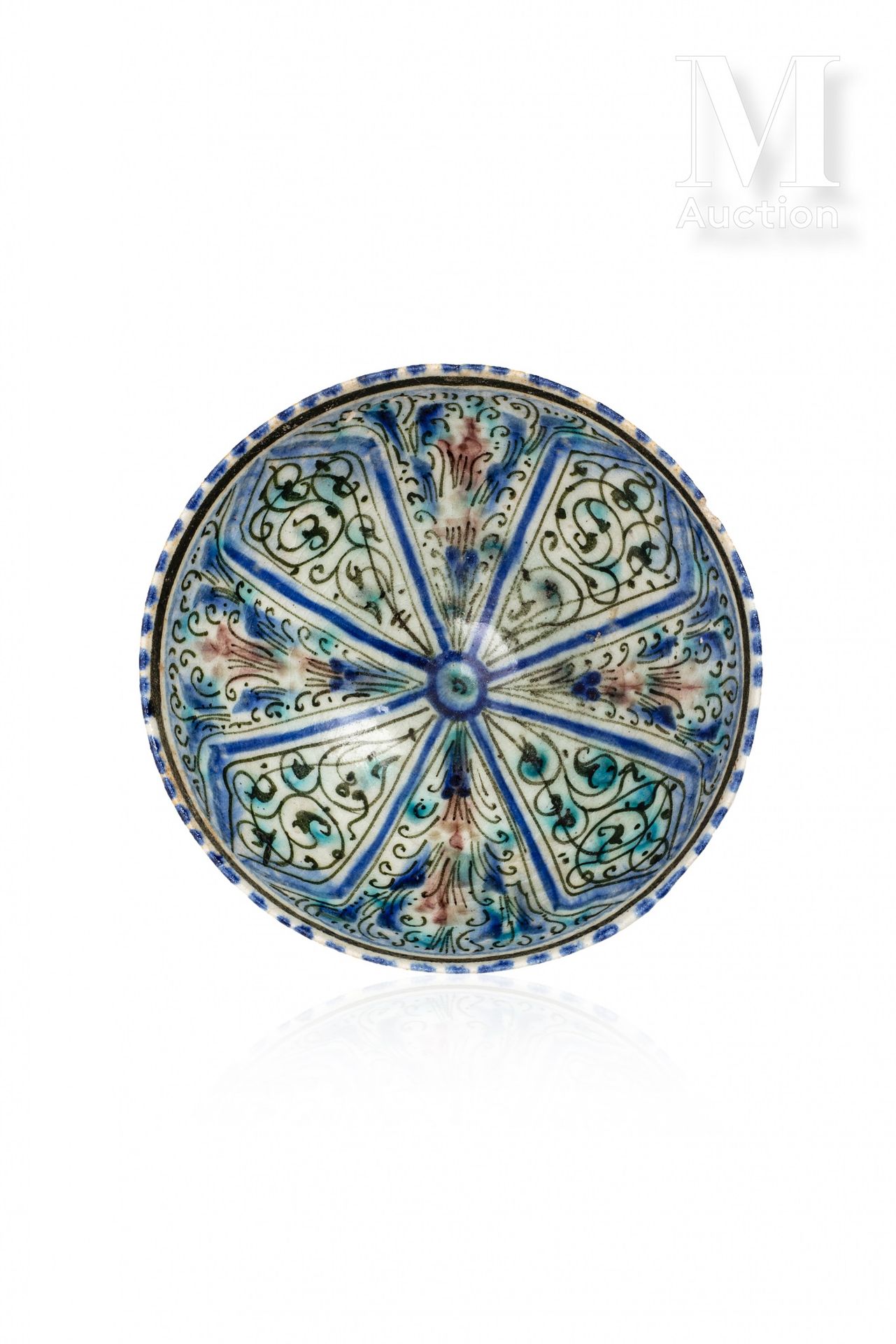 Coupe ilkhanide Iran, Sultanabad, XIVe siècle

Coupe sur piédouche en céramique &hellip;