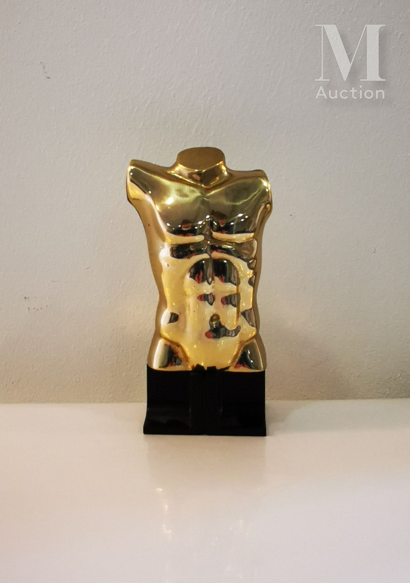 Miguel BERROCAL (1933-2006) 上腹躯干 - 1989年

镀金和抛光的黄铜雕塑，有签名和编号2756

限量发行5000册

15 x&hellip;