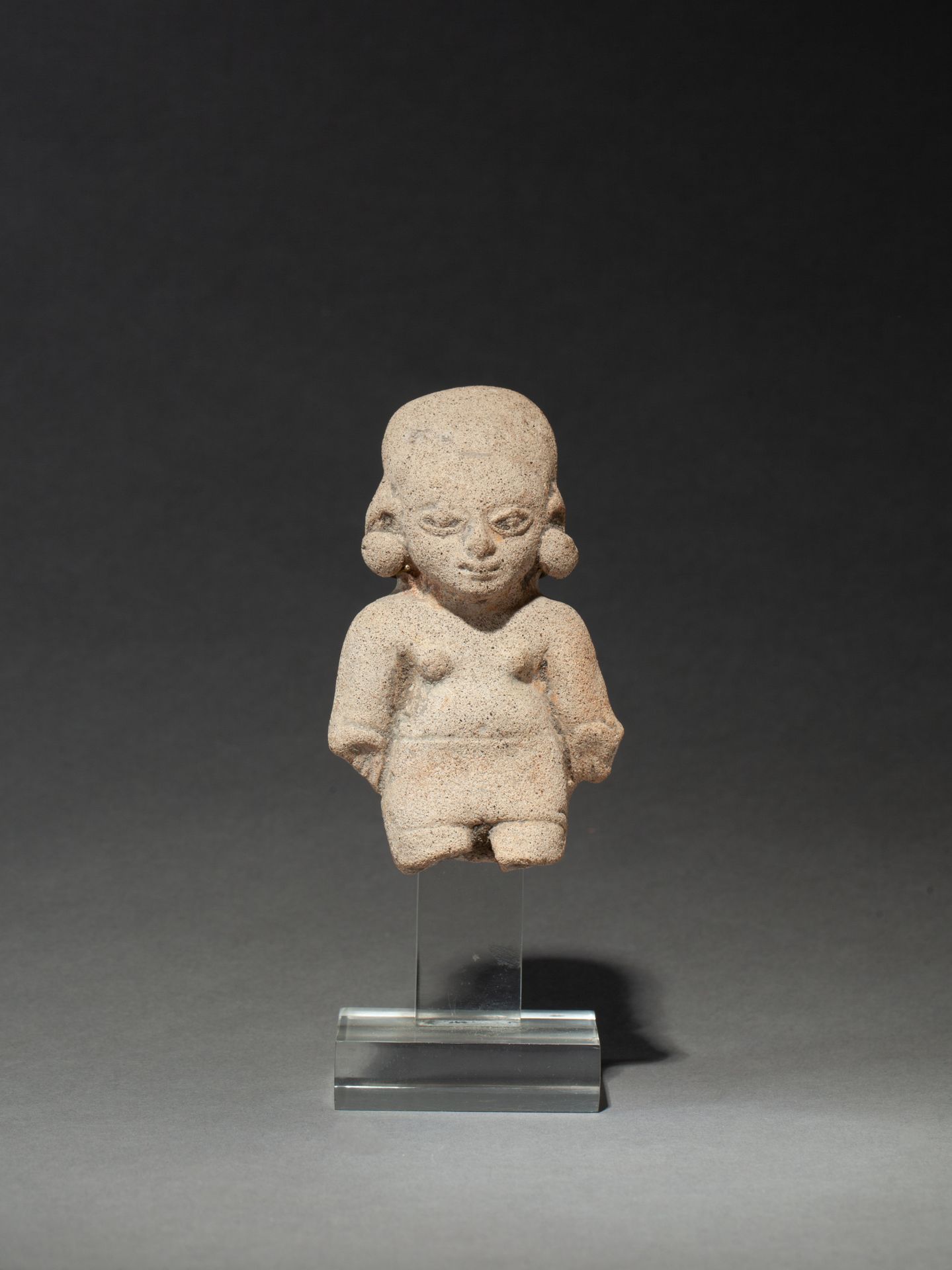 Buste de jeune prêtre 畸形头骨

米色赤土。 

图马科，托利塔岛，公元前500年至公元500年

10厘米