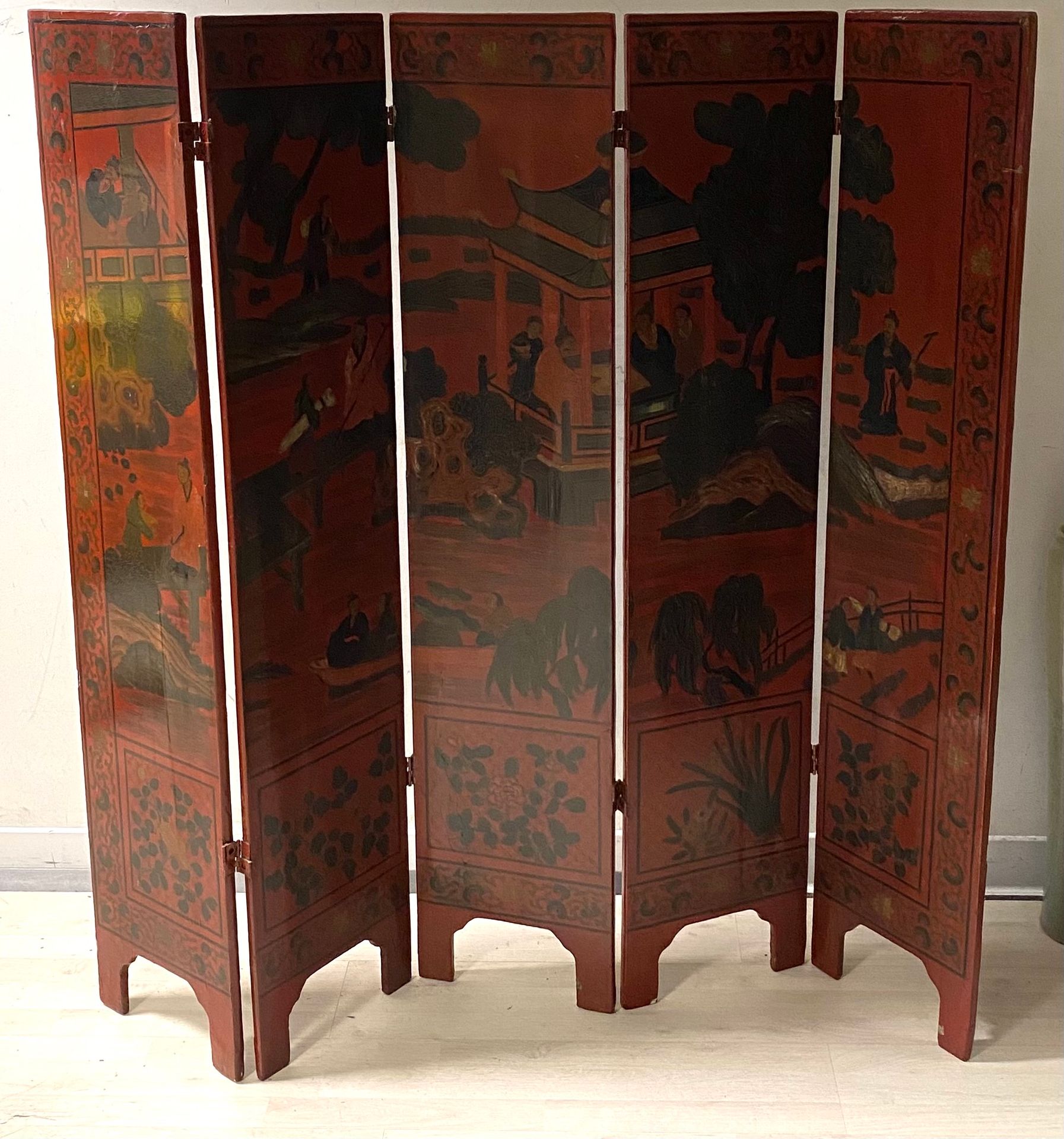 Null CHINA, 20th century 

Five-leaf screen in red lacquered wood with engraved &hellip;