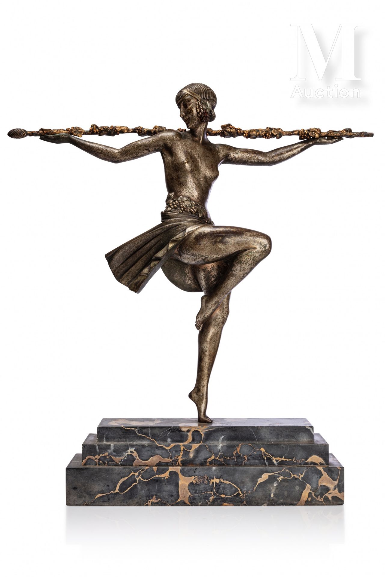 Pierre LE FAGUAYS (1892 - 1962) 
"Thyrse "的舞者




阶梯式大理石底座上的青铜，带有多色的铜锈。




阳台上有&hellip;