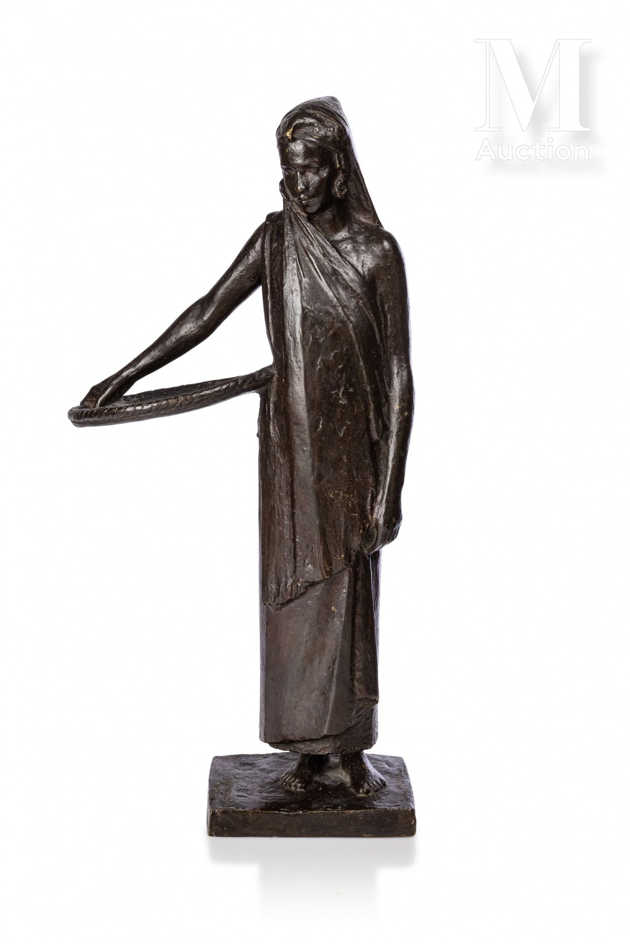 Anna QUINQUAUD (1890-1984) Femme pita au panier

Sculpture en bronze patiné .

T&hellip;