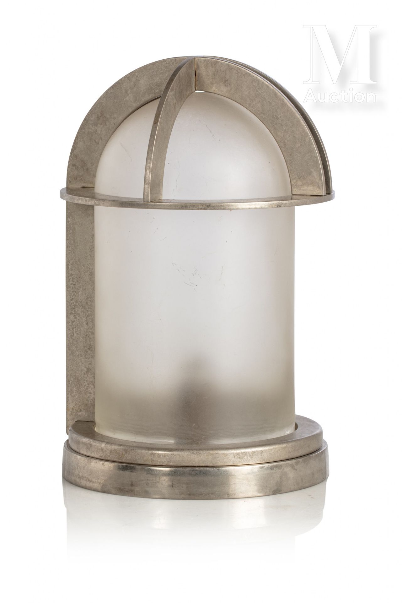Jean Boris LACROIX (1902 - 1984) Lampe à structure en métal nickelé composé d'ai&hellip;