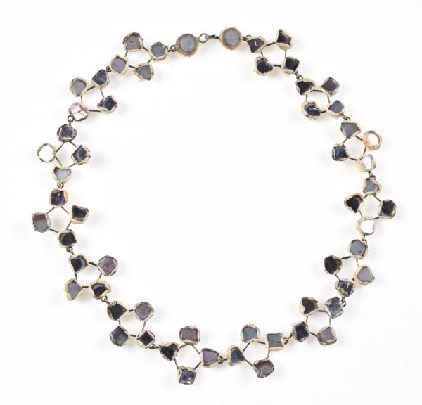 Null Line VAUTRIN (1913-1997), Halskette aus Metallgeflecht mit vier Elementen, &hellip;