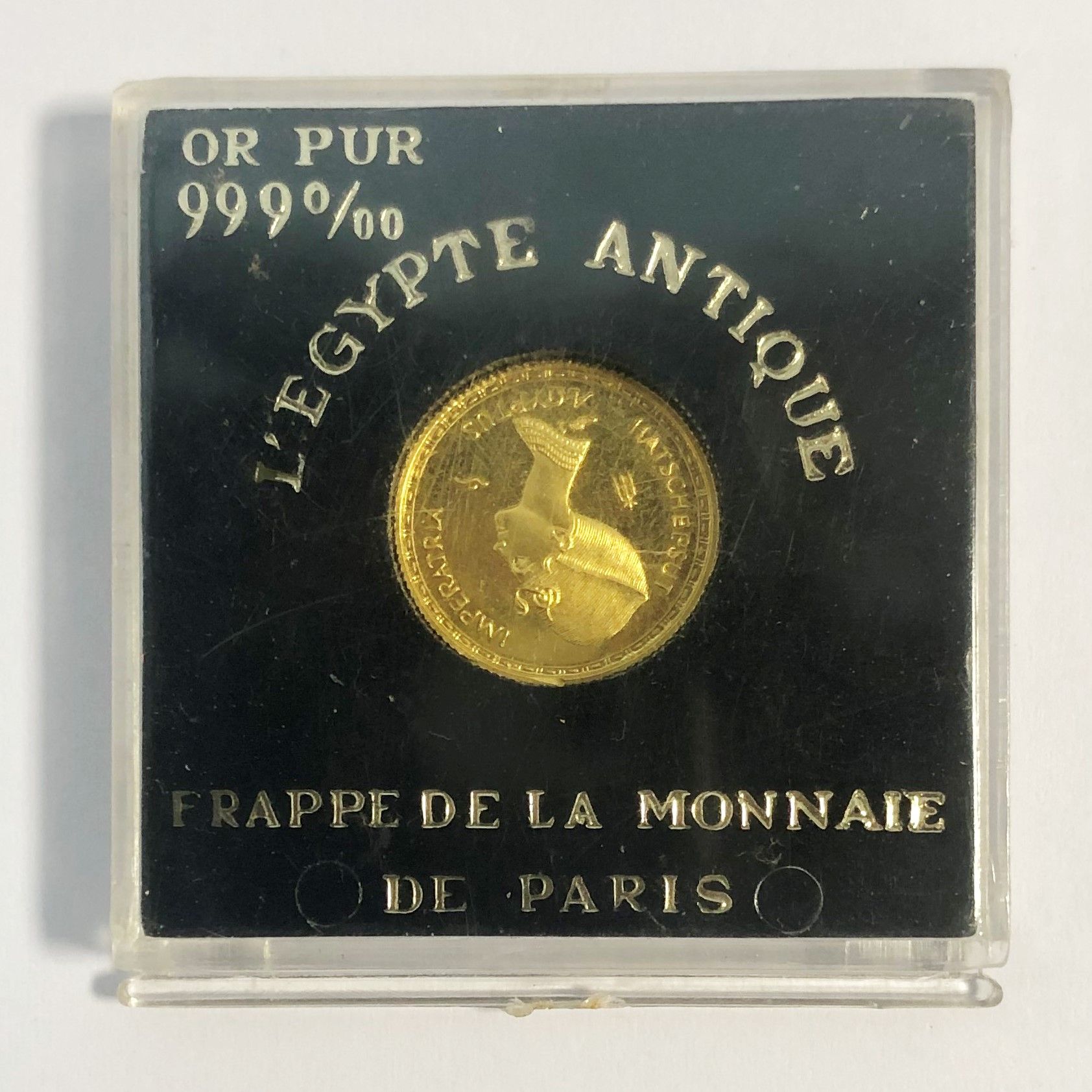 Null Frankreich - Münze von Paris

Eine Gedenkmedaille auf Kleopatra. 

A: Kopf &hellip;