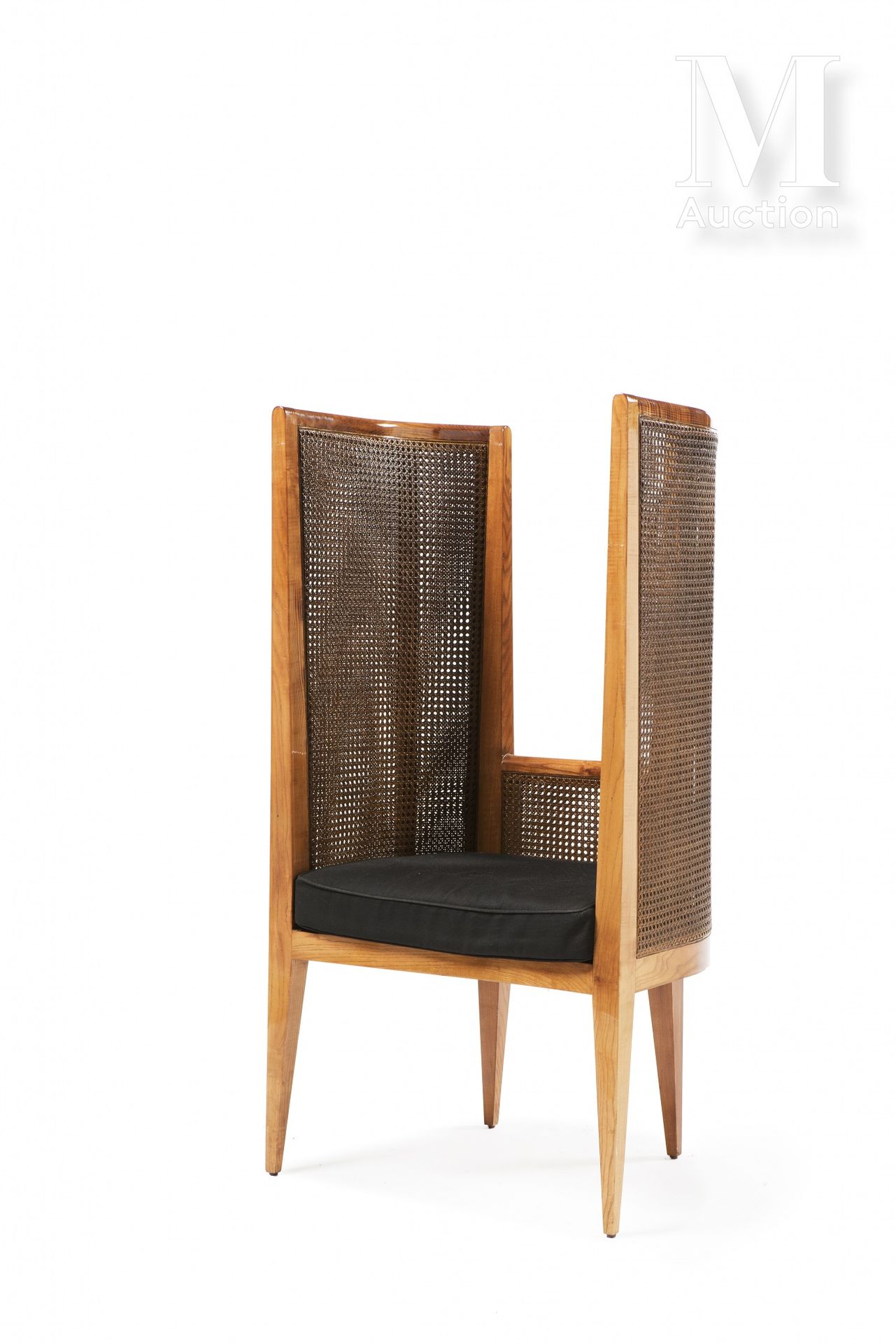 Null Hilton Mc CONNICO (XX)

大扶手椅

木质框架，藤条，黑色皮革座椅

130,5 x 67 x 50 厘米



休息的扶手椅。&hellip;