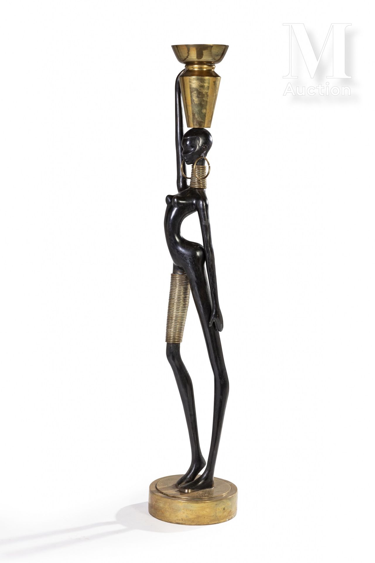 Dans le style de Karl HAGENAUER Mujer jirafa

Escultura de metal con pátina oscu&hellip;