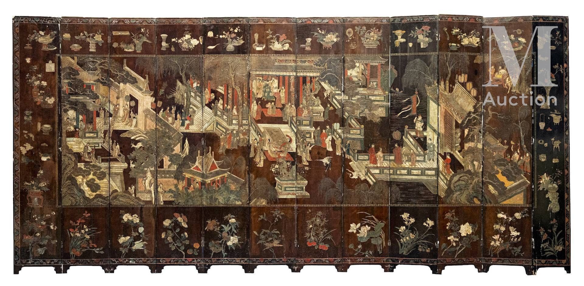 Chine, fin XVIIe-début XVIIIe siècle 
*Important paravent à douze feuilles en la&hellip;