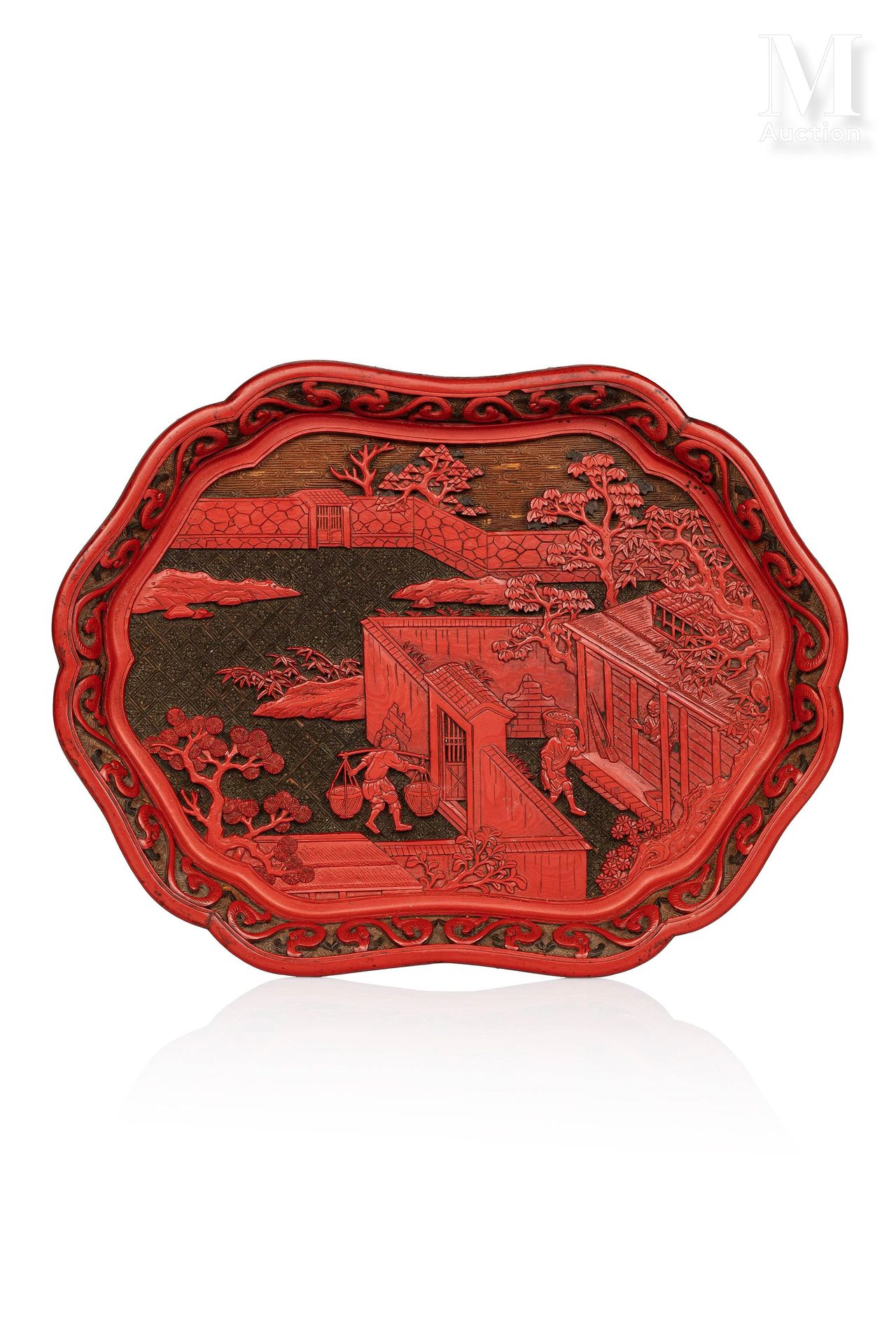 CHINE, XVIIIe SIÈCLE 
Elegant plateau en laque trois couleurs de couleur rouge, &hellip;